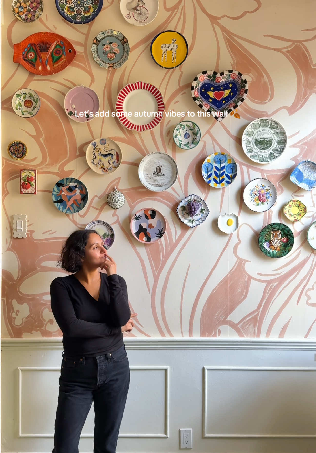 Before we jump into Christmas decor, I wanted to give this little corner a cozy fall refresh 🍂