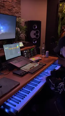 And when you’re down and your doubts got you drowning, all that tides above your head, just don’t forget… @Knox 