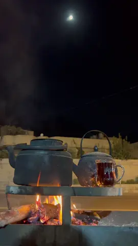 ⁨	ڕۆژێک بەیەکەوە چایەک ئەخۆینەوە  شەکرەکەشی با قسەکانی تۆ بێت⁩