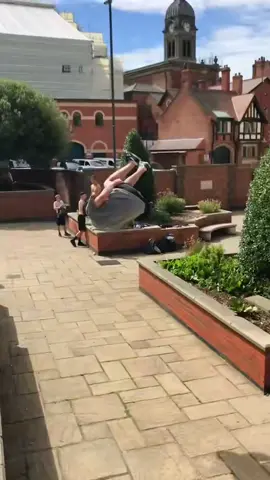 Look at my toes on the landing 😱 #parkour #freerunning #Fitness #calisthenics #extremesports   