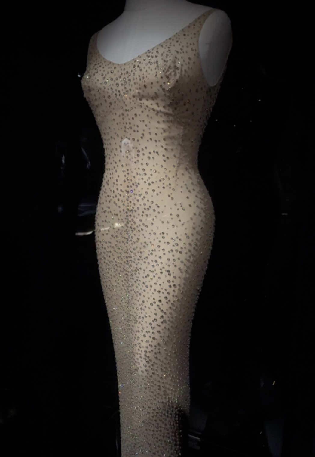 Seeing this Marilyn Monroe dress and seeing the damage that was done up close made me emotional #ki#kimkardashiana#marilynmonroew#swarovskio#hollywood