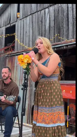 A clip of Rissie Lee’s new song. “My Man” #farmfamily #farmersdaughter #newsong#music #CapCut 