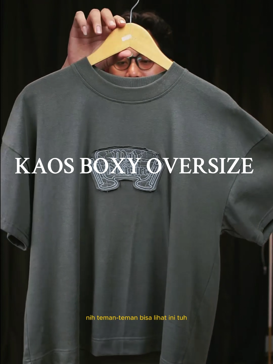 Sumpah ini kaos desain nya keren cuyy #kaosboxy #croptop #kaospria 