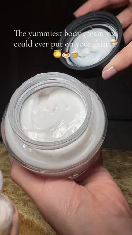 Smells & feels amazing on 🧁🍨#cyklar #bodycare #yummy #bodycream #lotion 