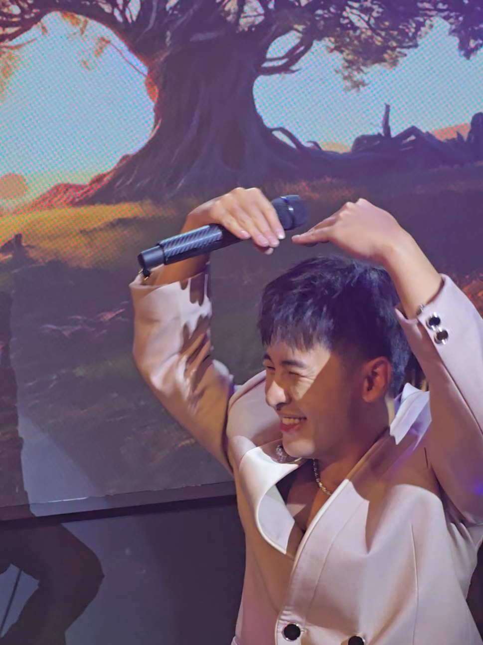 Nhắn Gió Mây Rằng Anh Yêu Em - Hoàng Hải #bestsong #vietnam #singer #hoanghai #live 