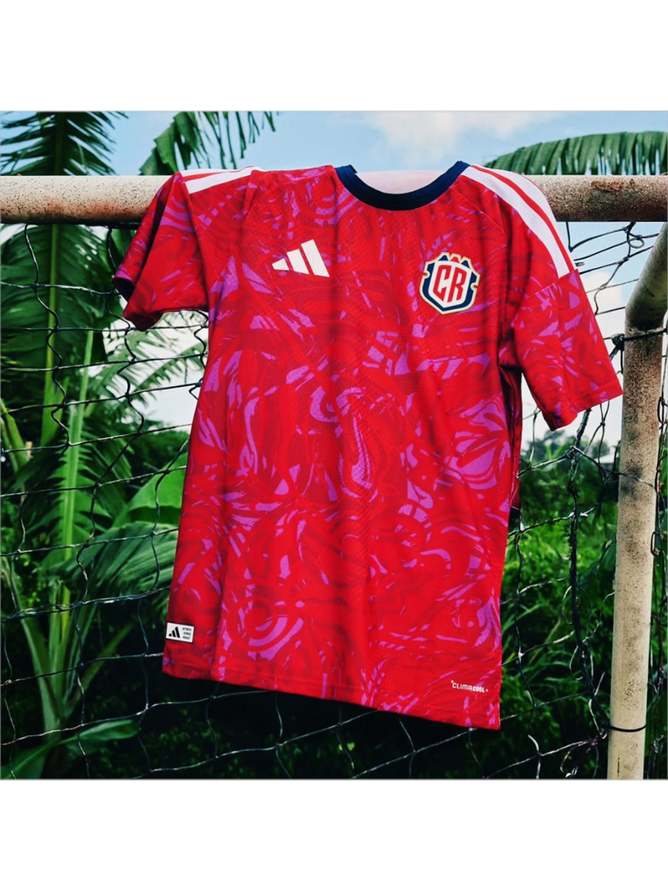 Adidas lanzó la nueva camiseta de Costa Rica. Es un homenaje al 