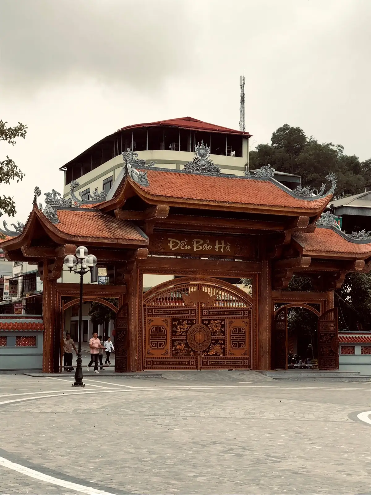 Đêm khuya ❤️🤍🕊️🍂#xuhuong #phatphapnhiemmau #den 