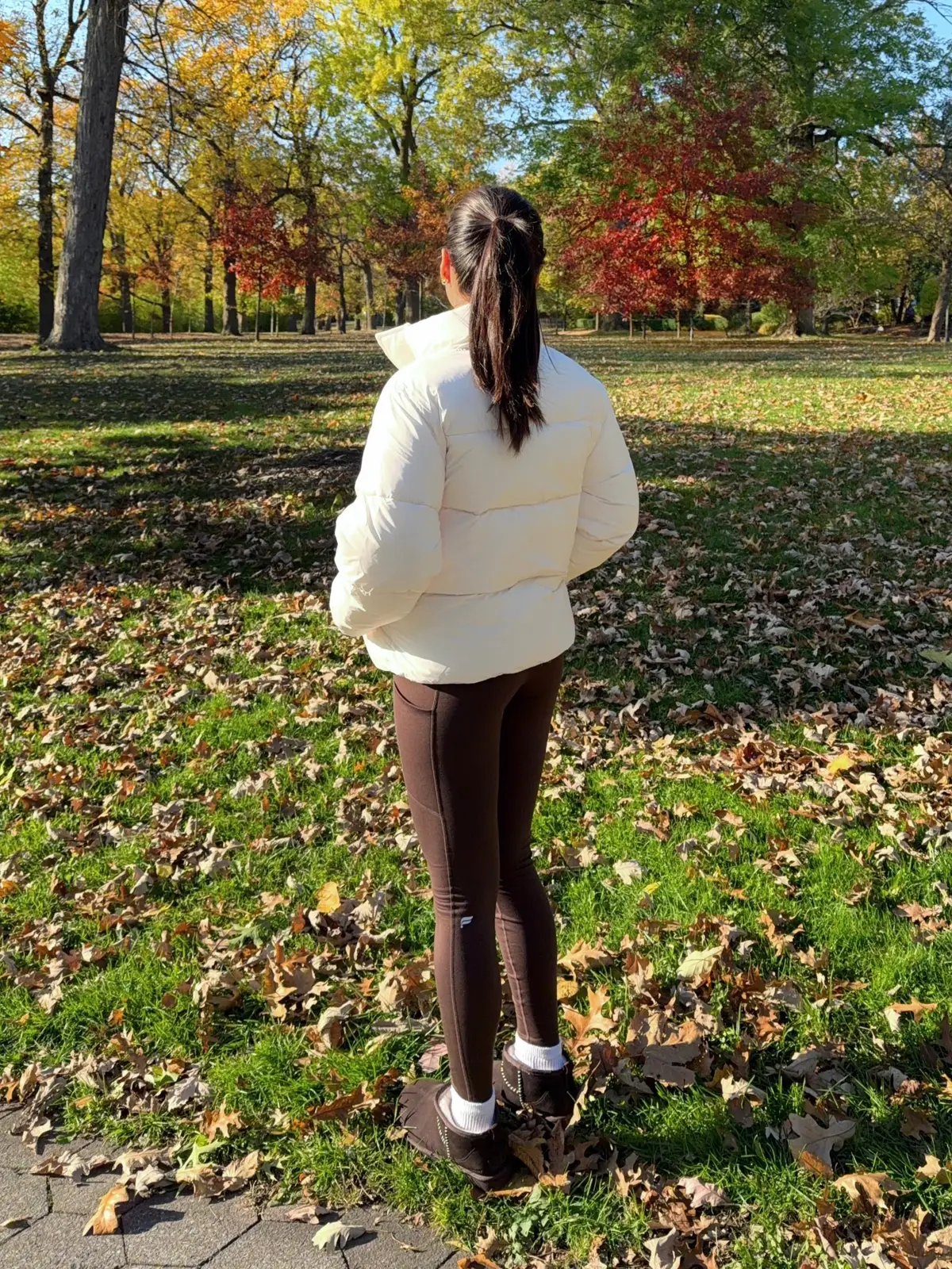 will be wearing this fit for the rest of fall and all of winter 🤎 @Fabletics #fableticspartner #OOTD #fallfashion #winterfashion #fabletics 