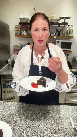 O super rețetă fără zahăr și fără făină, perfectă pentru iubitorii de ciocolată‼️😍 Rețeta o găsiți în story la mine.❤️ #chocolate #cake #no #sugar #fyp 