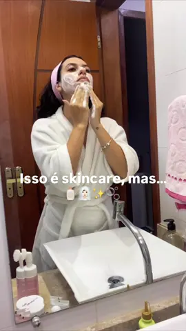 Cuidar da pele não é só sobre o que você passa no rosto, e sim sobre o que você sente, o que você come e o que você vive todos os dias  Existe acne emocional. Existe acne alimentar. E quase ninguém fala disso🥲 Às vezes a pele grita o que os maus hábitos tentam disfarçar!!  E o melhor cuidado começa quando a gente se ouve, por dentro e por fora💅🏻 O produto é só o complemento de um corpo e uma mente bem cuidados. 🌿💆🏻‍♀️ #skincare #autocuidado #acneemocional #acnealimentar #rotinadeskincare  