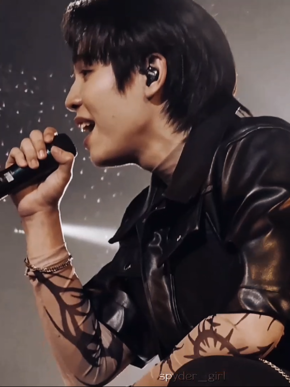 #FIRSTKANAPHAN | talvez eu queria roubar o namorado do khao ☝️🫦 . . . . ib: @dena ac:@𐙚 simo texto overlay: @| 𝐀𝐒𝐆𝐕 𝐎𝐕𝐄𝐑𝐋𝐀𝐘𝐒 |  #firstkhao #theheartkillers #bl #creatorsearchinsights 