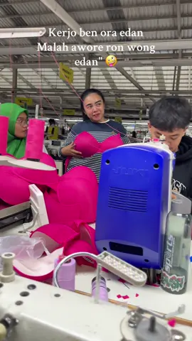 Ngon u yo ngene ora bolo? 😂 #pabrik #hoplunindonesia #fy 