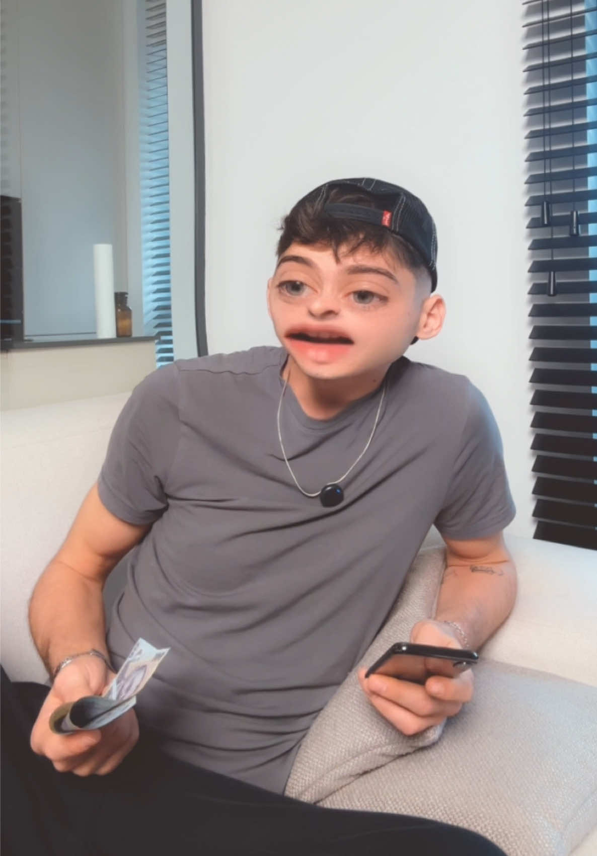 Pe 7 noiembrie e nebunia Black Friday la eMAG 🔥  Cel mai mic preț din an, milioane de produse reduse și Genius la jumate de preț 😎  Ai vouchere, livrare gratis și oferte care-ți dau shutdown la lista de favorite și 50 lei off la checkout la prima comandă în aplicație 👀  @eMAG   