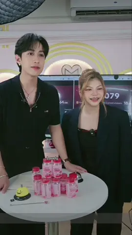 จ้องตาข้างเดียว🤣 #แบงค์ออย #ข้าวผัดหมูไม่ใส่ผัก #banktnkk #จิ้งเหลนปักเป้าคนคลั่งรัก🤍 