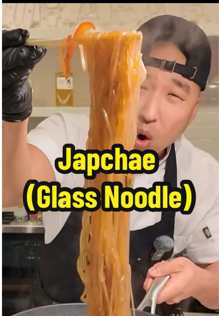 How to make Japchae! Aka Korean glass noodle!  #koreanfood #japchae #noodles #EasyRecipe #fyp #Recipe 