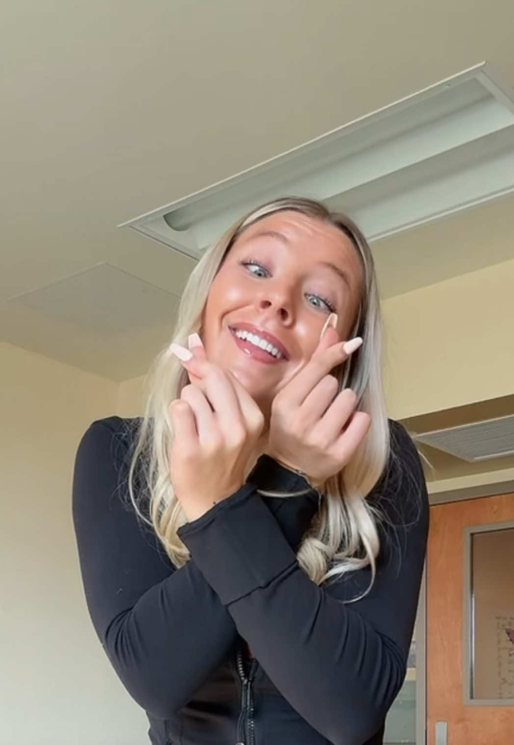 #fyp #trending #funny #dances #easydances 