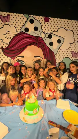 Foi mega festa 🎊 Eu e as fofoqueiras 😅 #foryou #festadeaniversario  #luisinhaguanilho #fyp #happybirthday 