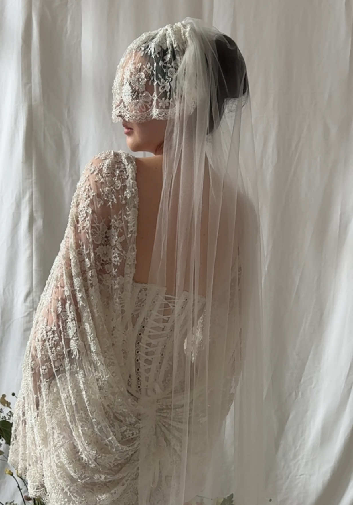 Replying to @sloan ryan the best part @Bretagne #sparklyweddingdress #corsetweddingdress #nybfw #weddingveil 