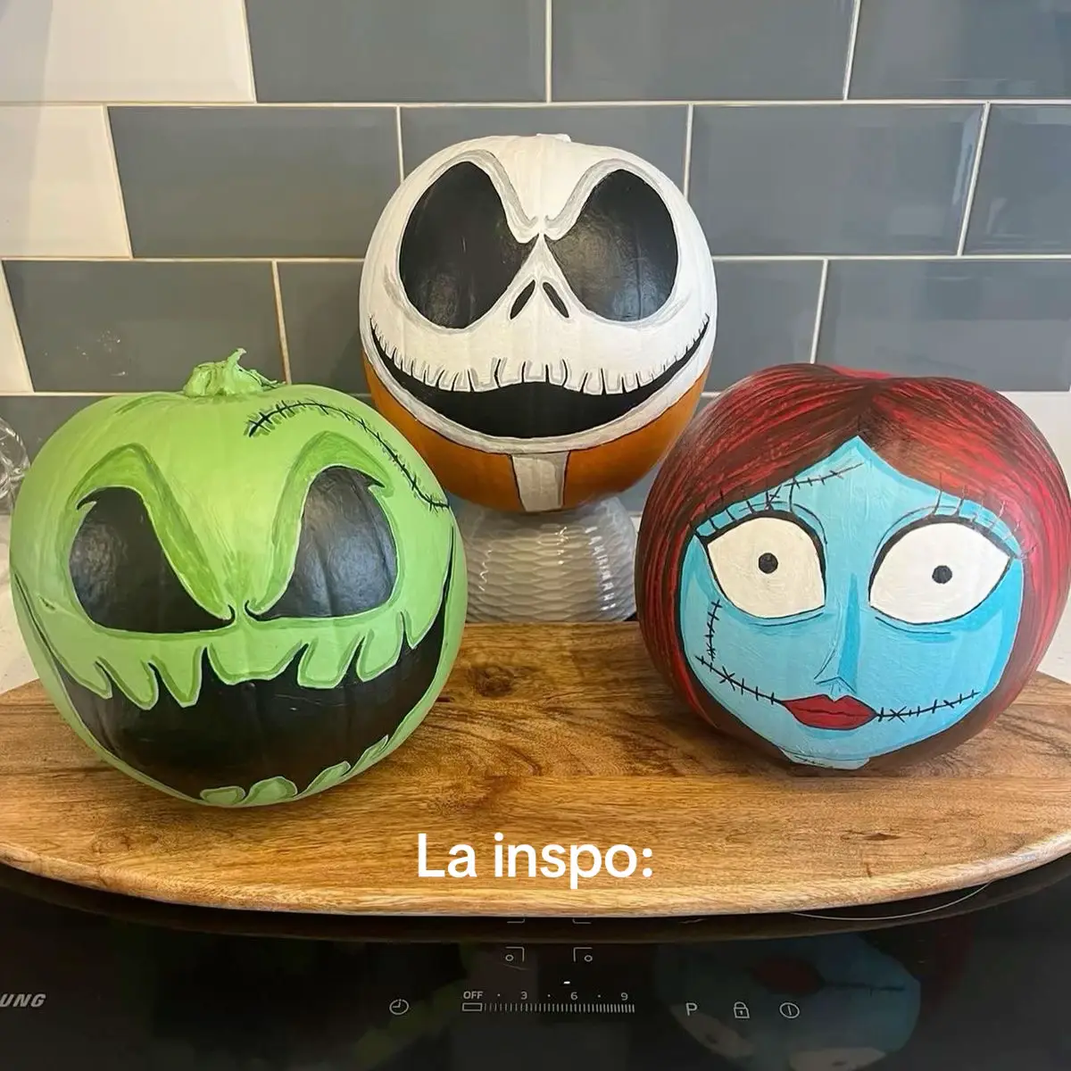 #paintingpumpkins #pumpkinseason #thenightmarebeforechristmas #paintingpumpkins🎃 #halloweenactivities 