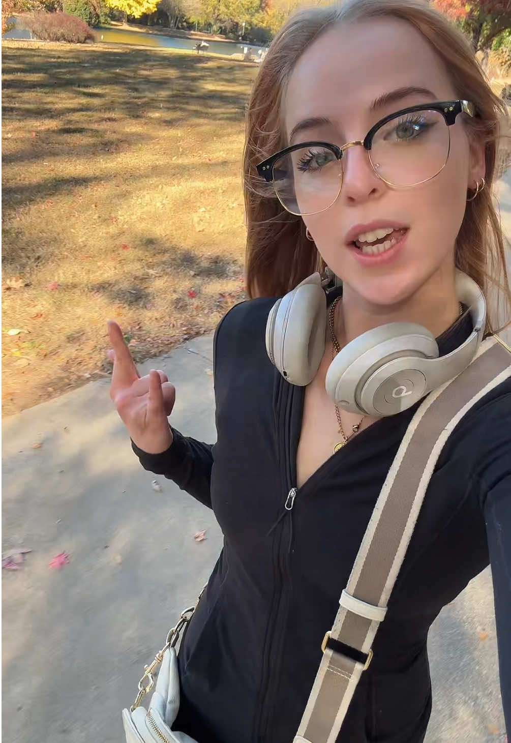 This song makes me feel like I can fly!🕊️🛹 IB:@anna x #taylorswift #fyp #Skateboarding 