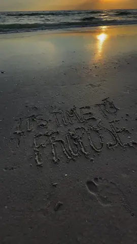 If you are looking for a sign… this has to be it. 💍