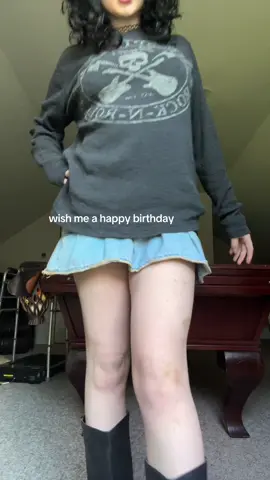 who that in the backkkk #birthdaygirl #hai #fashioninspo 