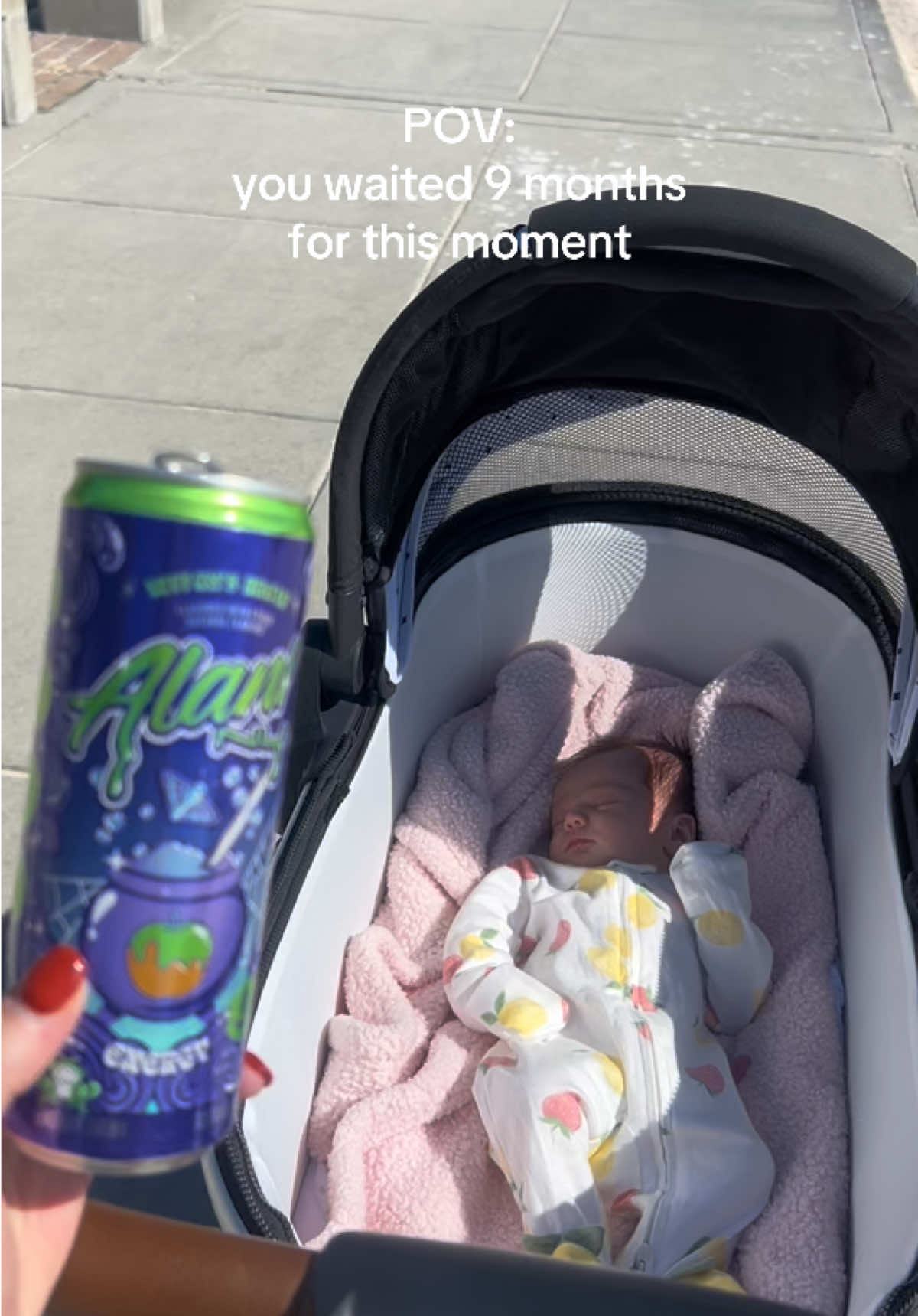 been saving this witches brew since it came out 🥲 @Alani Nutrition pls sponsor me!!! #energydrink #alaninu #firsttimemom #babygirl #girlmom 