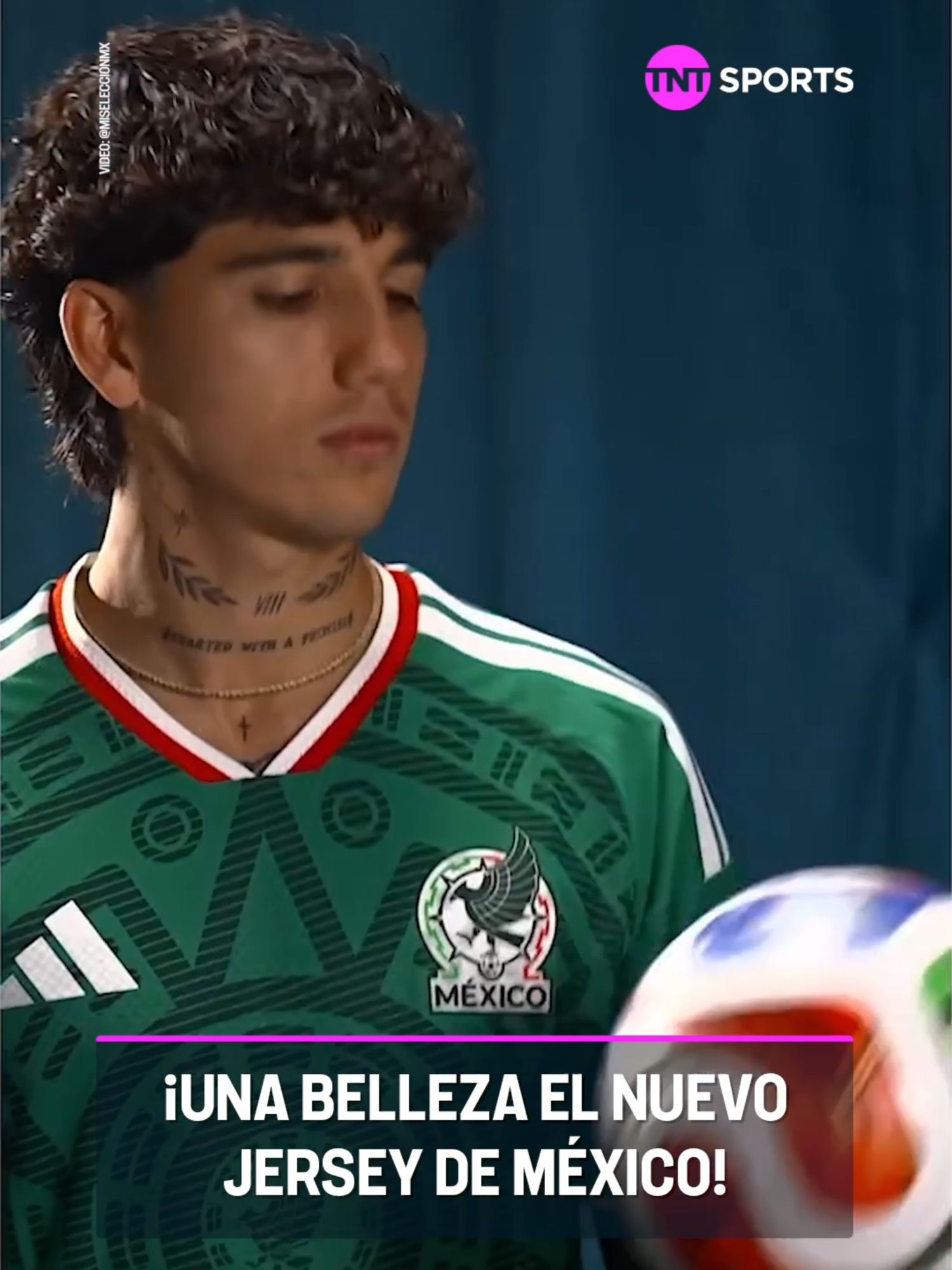 ¡Una verdadera belleza de playera! 😍🇲🇽 Conoce los detalles de la nueva piel de la #SeleccionMexicana para el #Mundial2026 que disputaremos en casa en busca de la gloria. 💪 #TNTSportsMex #TikTokDeportes