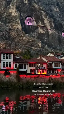 İnsan kendine yakışanı yaparmış...📌 #keşfettiktok #keşfetbeniöneçıkar #TTT #🚬🚬🚬 