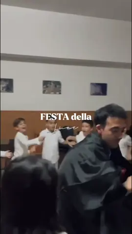 🤍✨Festa della Luce✨🤍 Oggi celebriamo la Festa della Luce, ricordando come Don Bosco insegnò a un ragazzo, Domenico, a diventare Santo, perchè la Santità è possibile a tutti! Un messaggio speciale per tutti voi: rendete l’ordinario straordinario e portate la luce anche nei cuori più bui. 🌟 #oratorioècasa #festadellaluce #donbosco #shineonfestasia #hafattotuttolei 