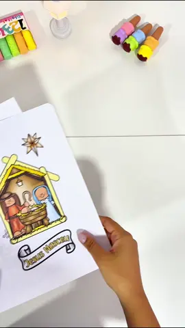 Atividade Presépio de Palitos ✨🎄 Proposta encantadora para trabalhar o Natal com crianças da Educação Infantil e séries iniciais do Ensino Fundamental. A atividade vai nas versões colorida e para colorir e estimula a coordenação motora fina, a criatividade e o entendimento do verdadeiro sentido do Natal. 💛 Além disso, pode ser usada como decoração para a árvore de Natal ou como lembrancinha especial! 🎁🌟 📄 Arquivo em PDF pronto para impressão 💰 R$ 4
