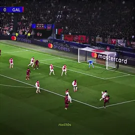 Osimhen’in akan oyundaki hareketleri 🥶 #galatasaray #victorosimhen #heli10s 