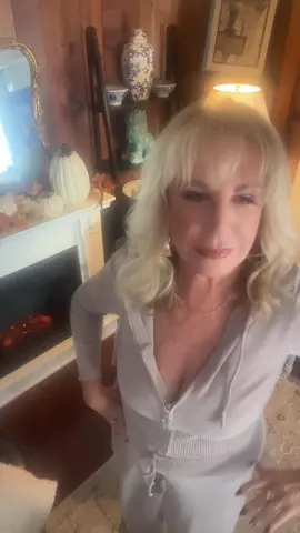 Getting ready for fall in sunny Florida. More to see at my beacons link here on my profile. 💋 #lovinglife  #YouTubecreator  #glamorousgranny  C