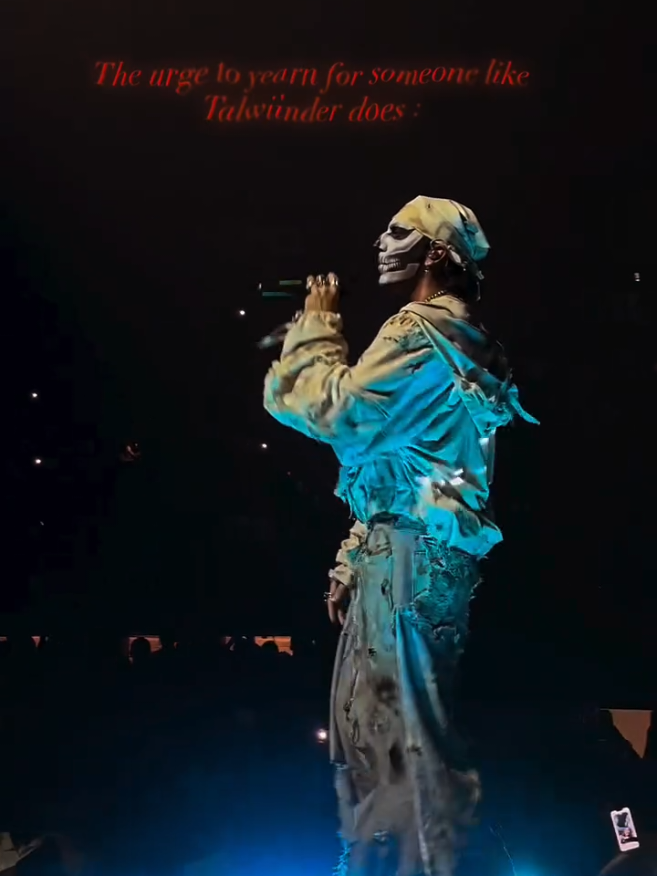 HALLOWEEN WITH TALWIINDER HIT DIFFERENT🔥 #talwiinderlive #mumbaiconcerts #halloweenvibes #nscidome #concerts 