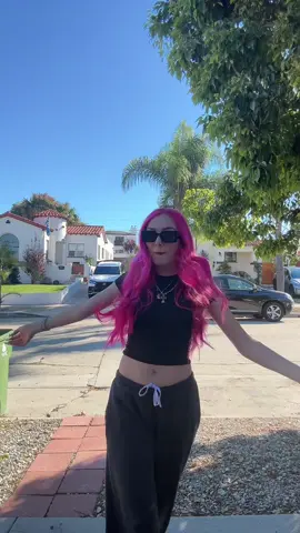 missing cali a little extra rn #losangeles #pinkhair #jillianduvall #OOTD #trending 