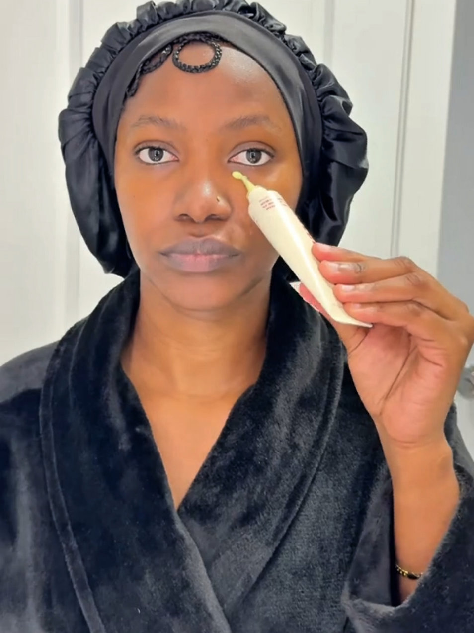 avec seoul 1988 + crème solaire bye bye les tâches 🤗  🚨 stock bi ce très limité 🚚 Livraison gratuite à Dakar prix : 11900 📍: Dakar ☎️ : +221 76 144 23 02 #seoul1988 #skincare #senegaltiktok #videovirale #fyp @𝐙𝗼𝘂_𝐋𝘆𝗿𝗶𝗰𝘀 🎧🌟 @𝑴𝑩•𝑳𝒀𝑹𝑰𝑪𝑺♪ 