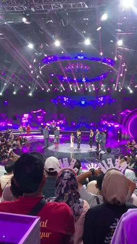 HEBAT!!!Baru 9tahun Amanda asal garut pakenjeng nyanyi bangbung  hideung,langsung dapat golden tiket dari indosiar buat academy selanjutnya. #indosiar #indosiarbawadangdutberkelasberkualitas  #da7indosiar  #aprilcirebon