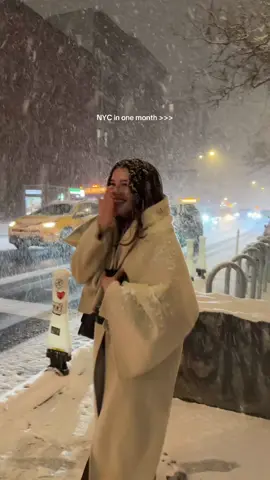 (Hopefully) #nycsnow #snowstorm #winteroutfit #nycwinter 