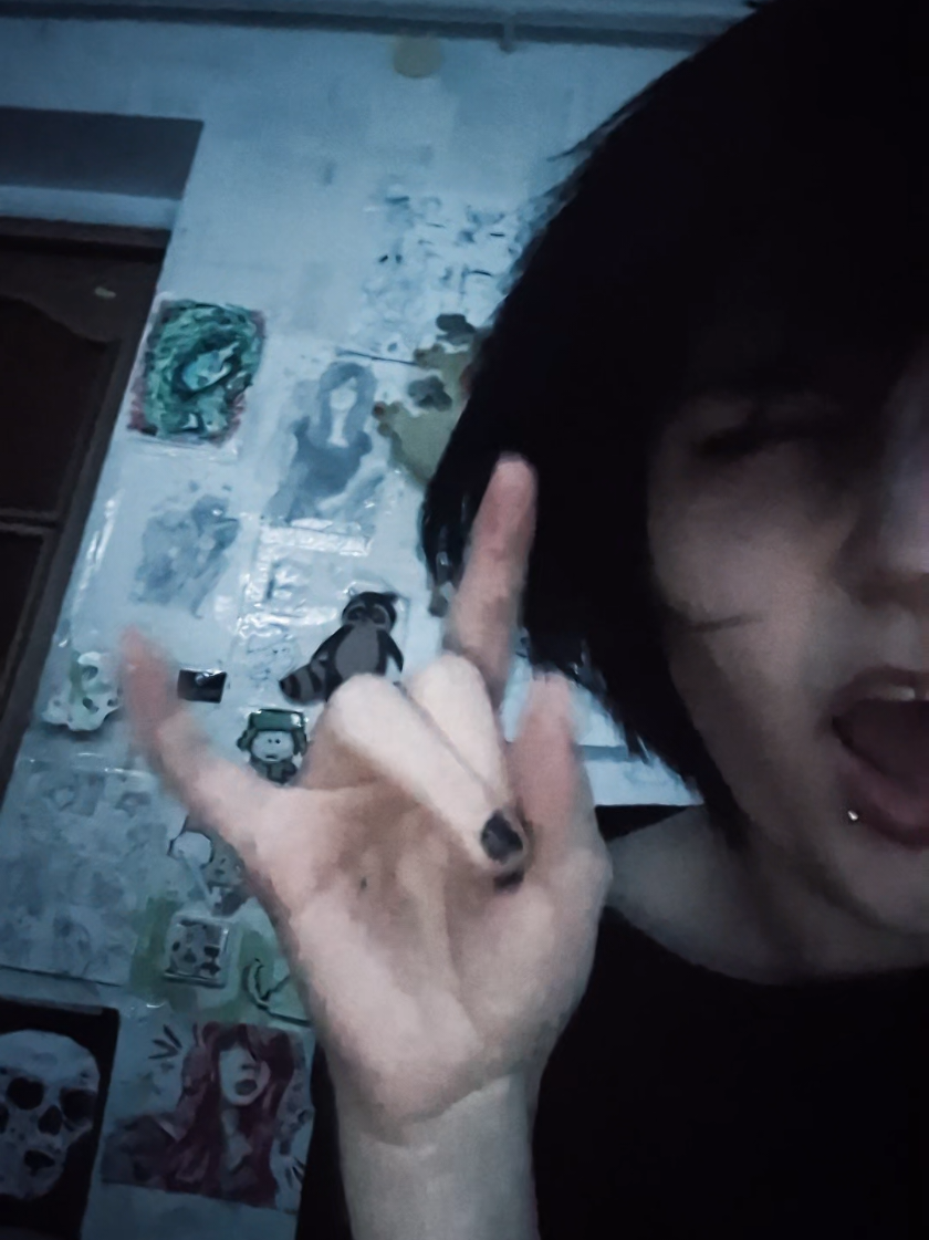 oh yes 😎 #emo #emoboy #2000s #loser #fyp 