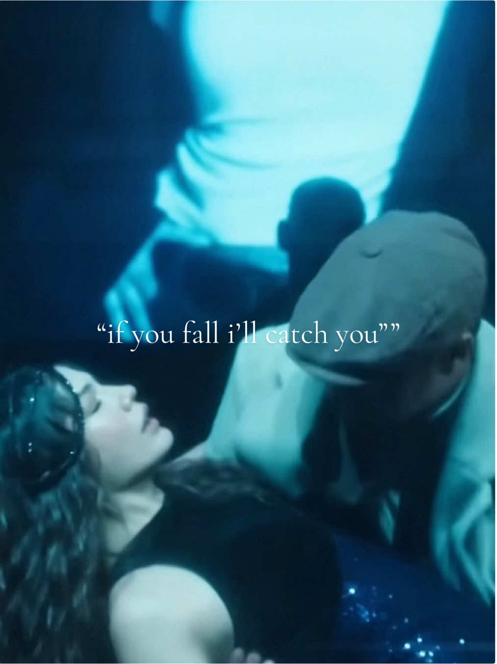 Düşersen tutarım 🥹 | eşref rüya new episode 21 nisan faints and eşref catches her 🥹 #esrefruya #eşsan #turkishseries #cagatayulusoy #demetozdemir 