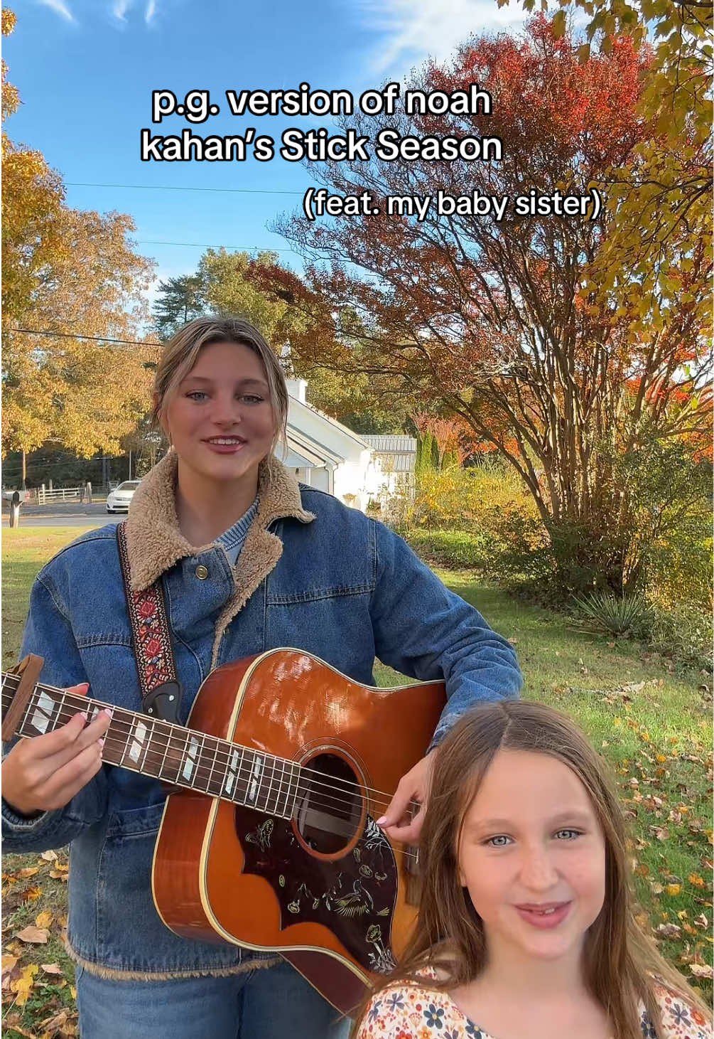 gran said “nobody drinks apple sauce?” do y’all drink apple sauce? #stickseason #noahkahan #bigsister #littlesister #fall 