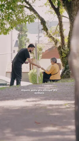 Adriana Lucchese. Vocês acreditam em destinos e/ou acasos? Deixe nos comentários para eu estar lendo 💜 A vida tem um jeito bonito de colocar as pessoas certas no nosso caminho. . #históriasreais #historiasdevida #entrevista #documentário #energia 