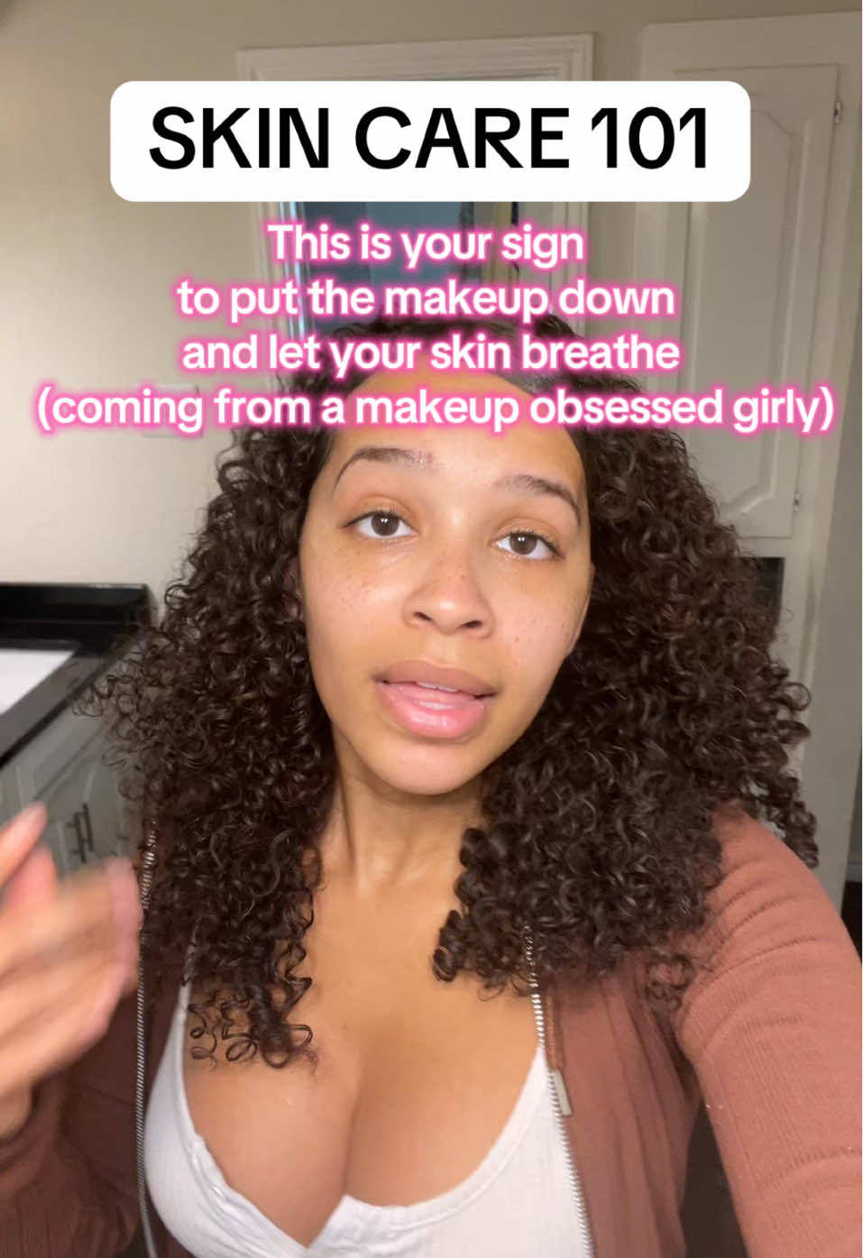 It’s really that simple. I’m actually really surprised at how vibrant my skin is right now during my monthly that I had to share with you all what I’ve been doing lately.   I’ve been wearing vitamin C, practicing red light therapy, drinking my water, using a light moisturizer before bed and some lip balm mwah 💋 