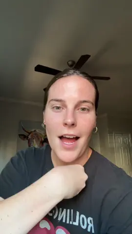 I know I can’t be the only single person who constantly feels like I’m annoying lmao I need more single friends #late20s #single 