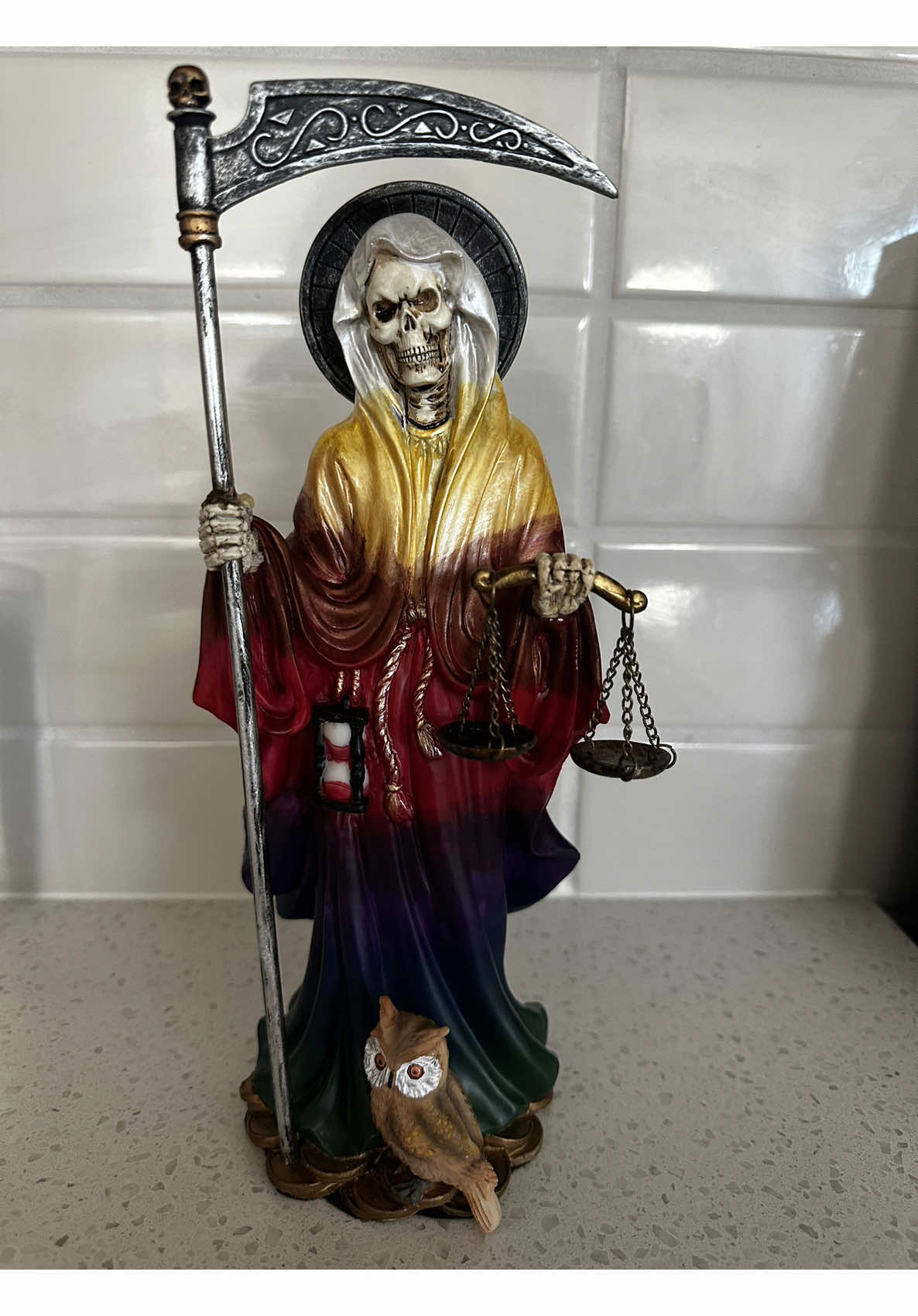 She's laughing as I type this caption lol cause wtf Chile #spiritualtiktok #lasantamuerte 