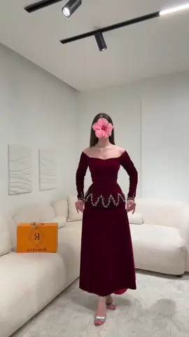 من تصميمنا   وتنفيذنا  فخامة المخمل#فساتين #fyp #فساتين_مناسبات #فستان #فاشن 