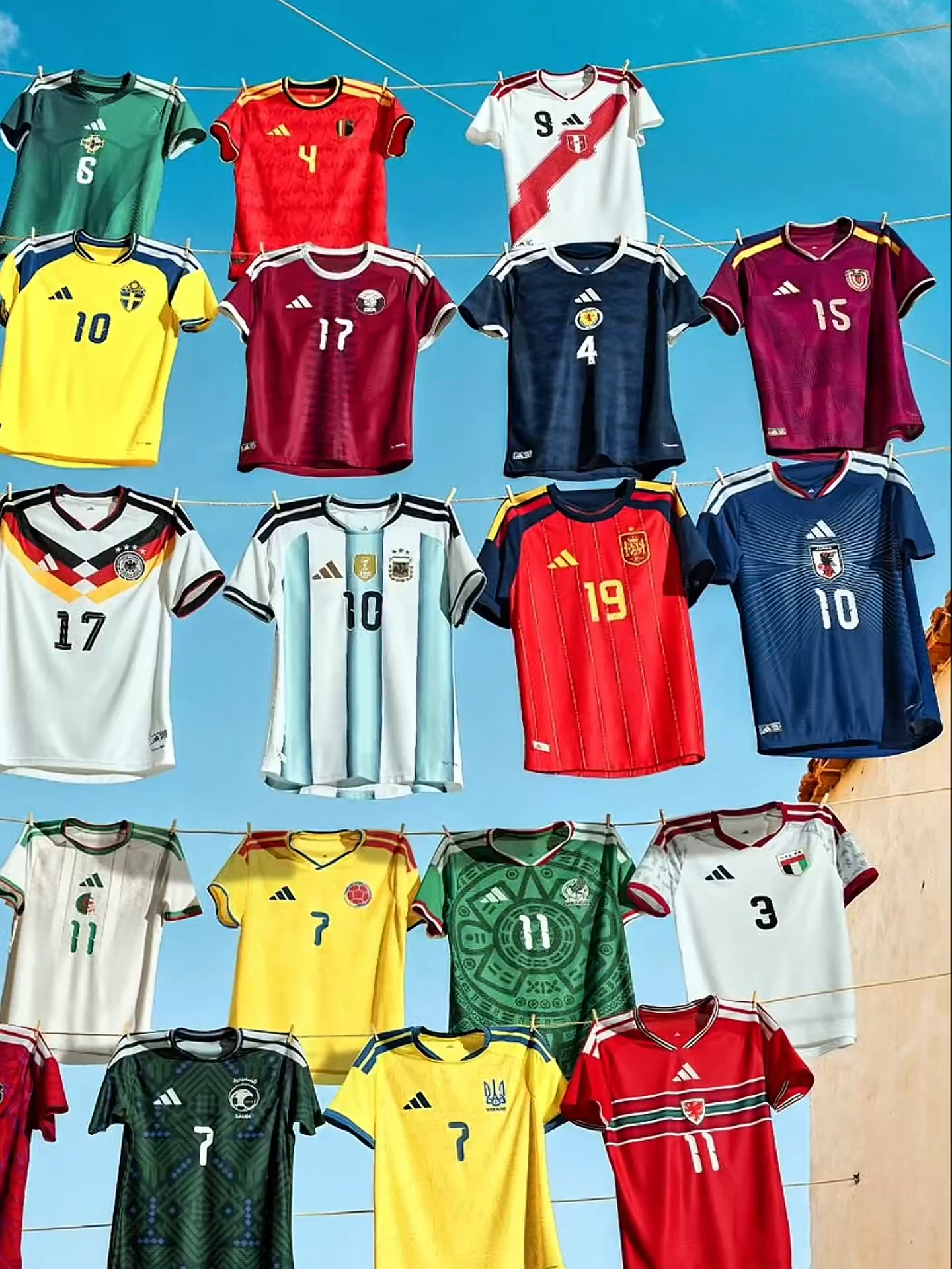 🤩 ¡SON BELLÍSIMOS! 😎 Adidas presentó la nueva colección de 22 jerseys de selecciones. 🤗 Pero solo 7 son los equipos nacionales clasificados a la Copa Mundial 2026. 🧐 ¿Qué te parecieron  ? 📺 Disfruta la Copa Mundial de la FIFA 2026 el próximo verano por Telemundo y Peacock #MundialTelemundo #FIFAWorldCup #Somos26 #WeAre26