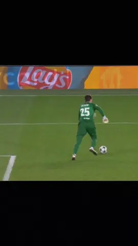 ليش انلغى الهدف ؟ #تحكيم #fyp #برشلونه #دوري_ابطال_اوروبا #كره_القدم 