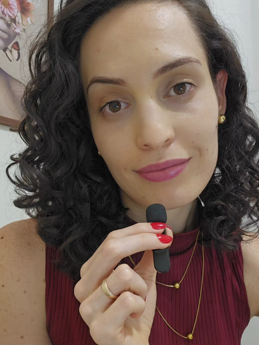 Ninguém te conta isso sobre cuidar da pele... Você pode usar os melhores produtos e fazer todos os procedimentos… mas se o corpo estiver inflamado, nada vai sustentar o resultado. A pele bonita é reflexo de um corpo em equilíbrio — e isso começa na nutrição, nos hábitos e no cuidado diário. 🌸 #cuidadoscomapele  #pelebonita #skincare #nutricionista #beleza 