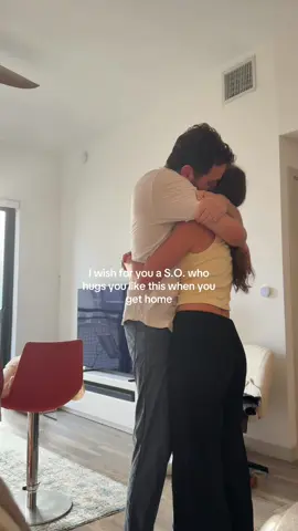 coming home to my golden retriever boyfriend >>> 🥹